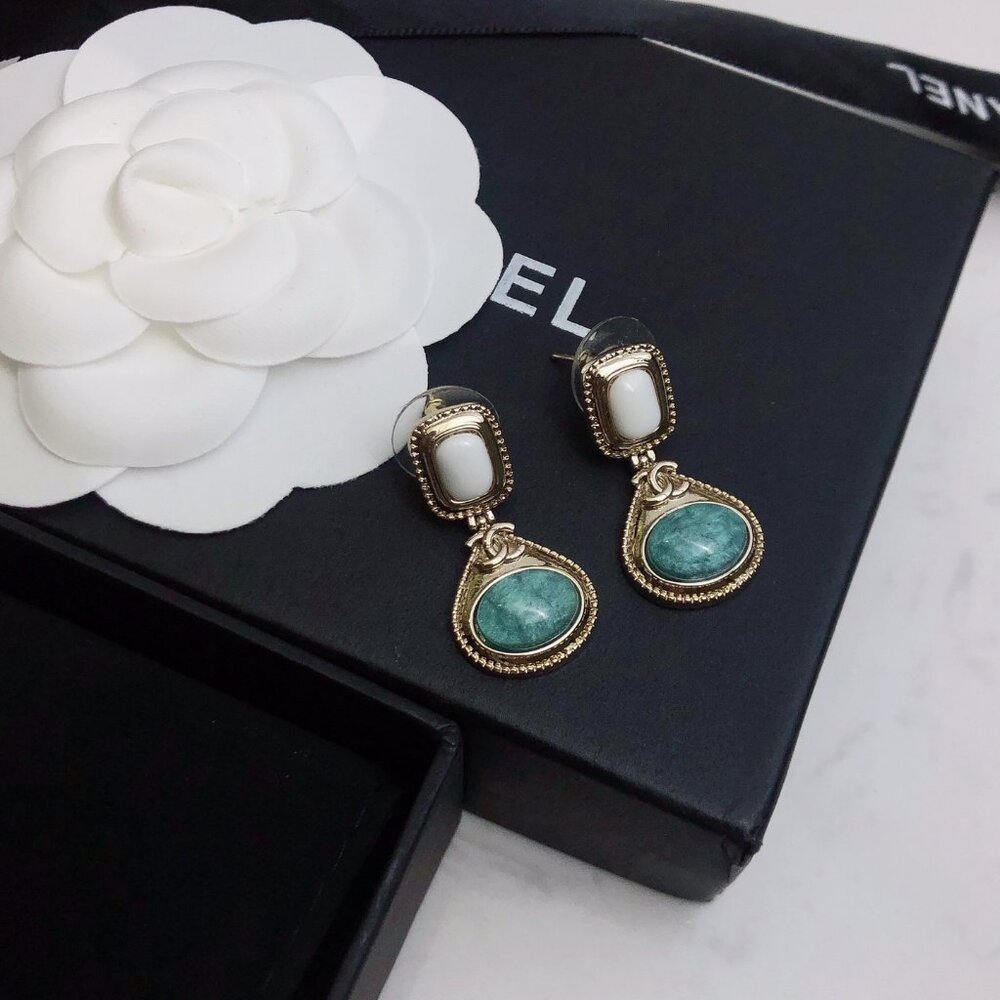✨✨Chanel earrings✨✨